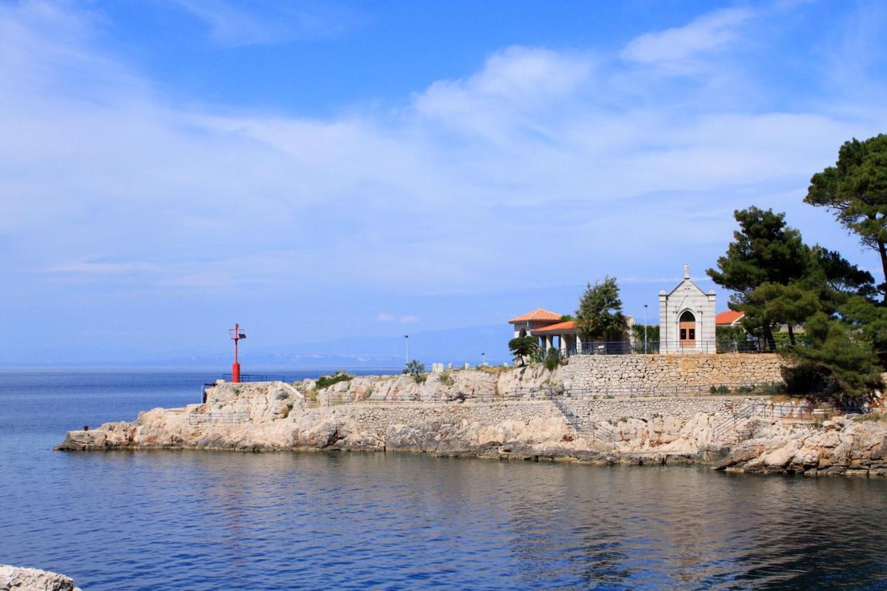 Apartments By The Sea Veli Losinj, Losinj - 19196 Экстерьер фото